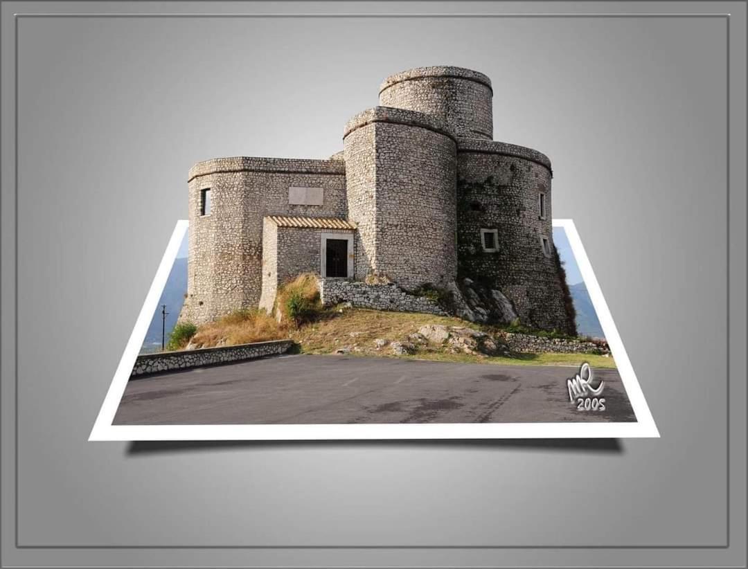 B&B Tre Passi Dalla Torre 몬테사르치오 외부 사진