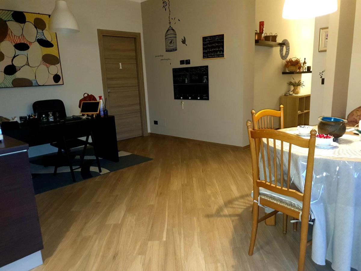 B&B Tre Passi Dalla Torre 몬테사르치오 외부 사진