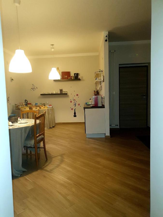 B&B Tre Passi Dalla Torre 몬테사르치오 외부 사진