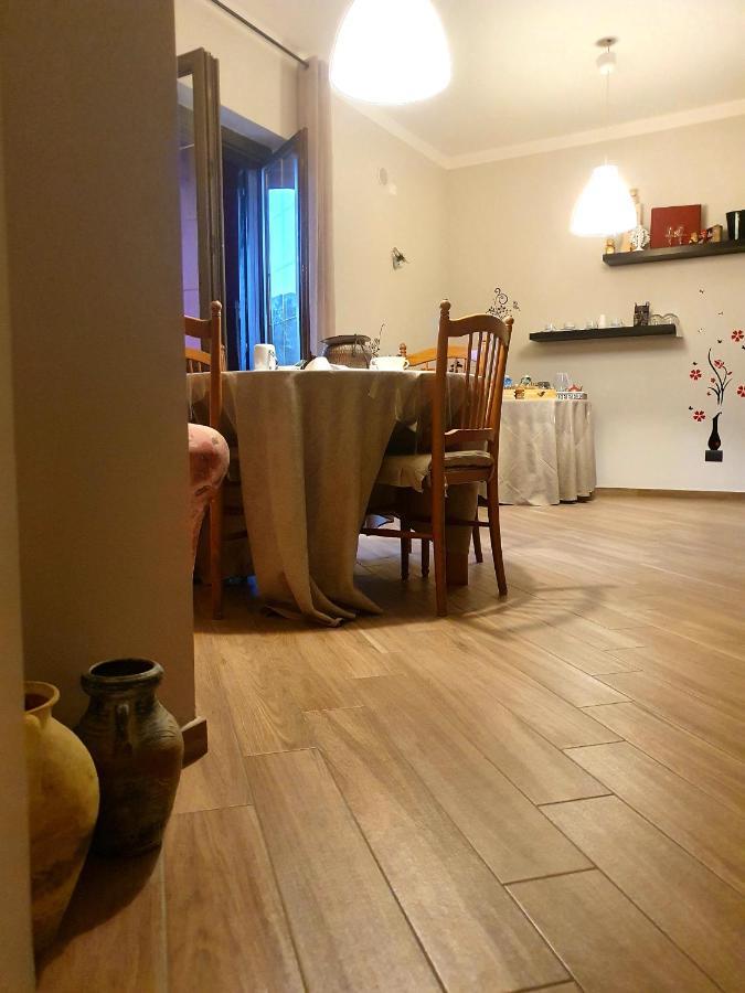 B&B Tre Passi Dalla Torre 몬테사르치오 외부 사진