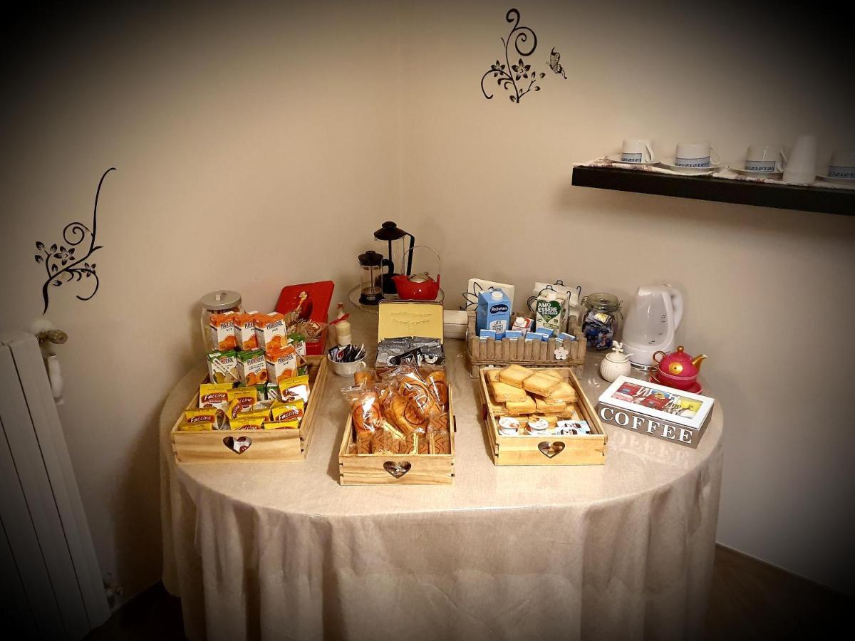 B&B Tre Passi Dalla Torre 몬테사르치오 외부 사진