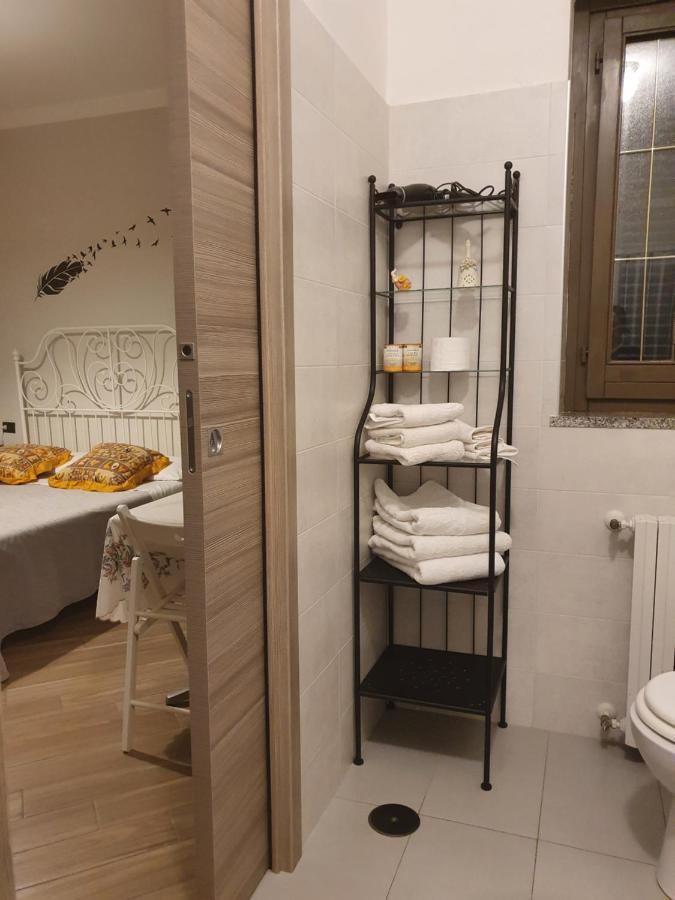B&B Tre Passi Dalla Torre 몬테사르치오 외부 사진