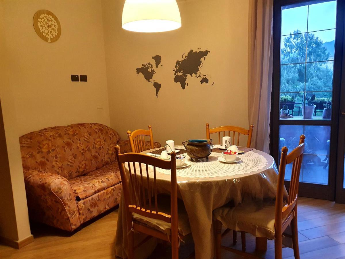 B&B Tre Passi Dalla Torre 몬테사르치오 외부 사진