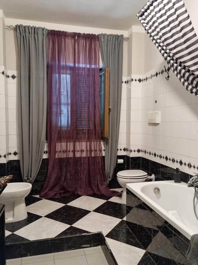 B&B Tre Passi Dalla Torre 몬테사르치오 외부 사진