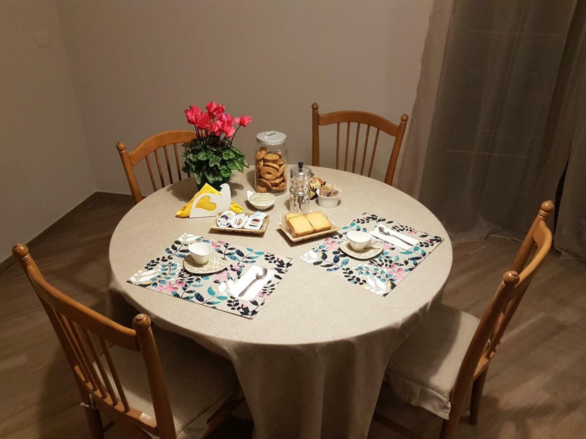 B&B Tre Passi Dalla Torre 몬테사르치오 외부 사진