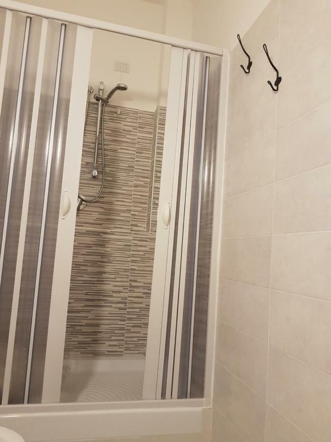 B&B Tre Passi Dalla Torre 몬테사르치오 외부 사진