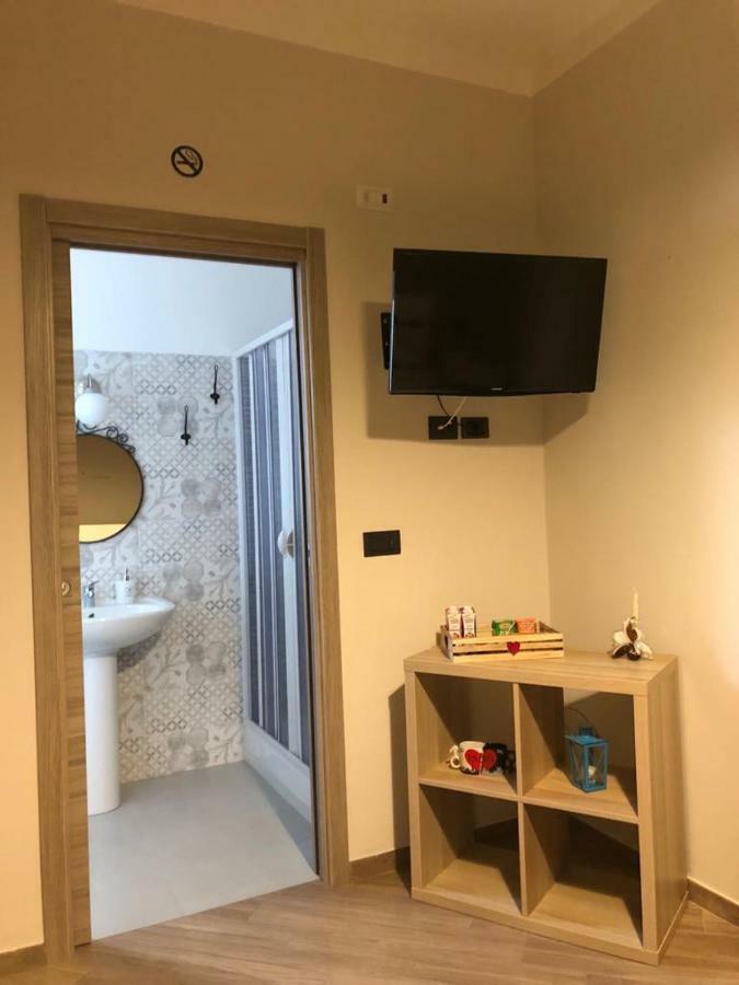 B&B Tre Passi Dalla Torre 몬테사르치오 외부 사진