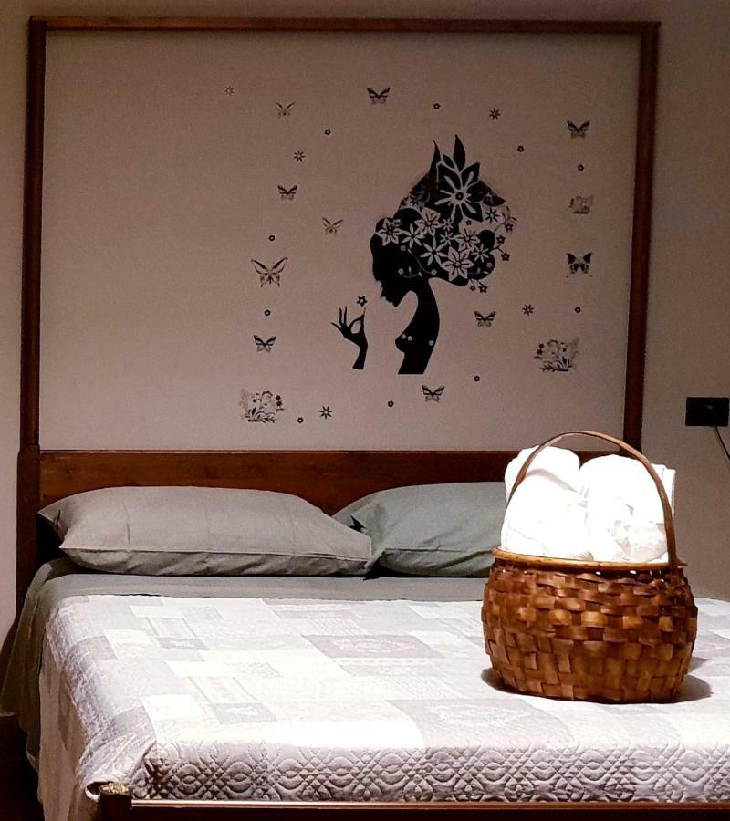 B&B Tre Passi Dalla Torre 몬테사르치오 외부 사진