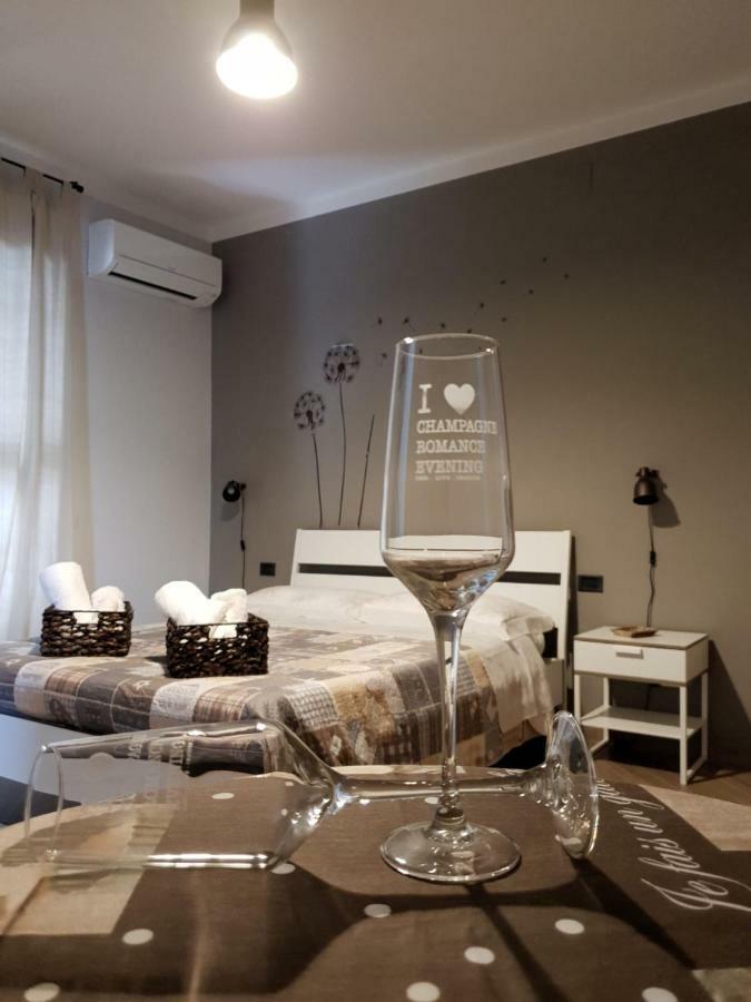 B&B Tre Passi Dalla Torre 몬테사르치오 외부 사진