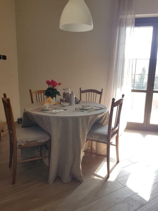 B&B Tre Passi Dalla Torre 몬테사르치오 외부 사진