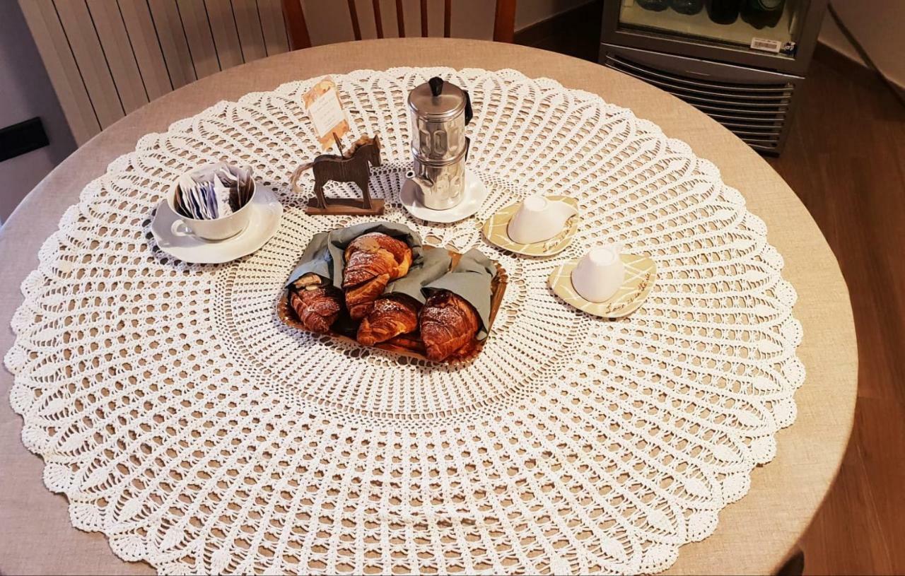 B&B Tre Passi Dalla Torre 몬테사르치오 외부 사진